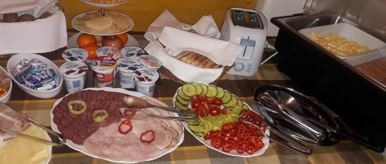 Penzion Zemianska Kuria Dolny Kubin Esterno foto